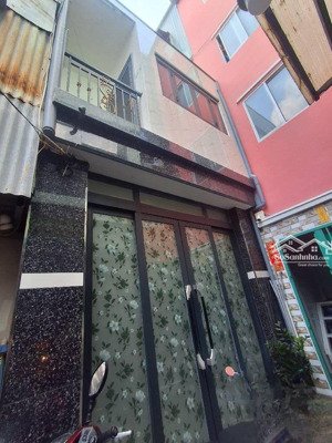 q4, gần đh nguyễn tất thành cách mt tôn đản chỉ 50m kqh --- 2 tầng btct --- 26 m chỉ 3 tỷ 300tr