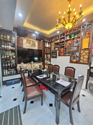 8 tỷ nhỉnh nhà trung liệt đống đa 39m2 gần phố gần oto ngõ thông thoáng 3 thoáng 5 ngủ còn mới