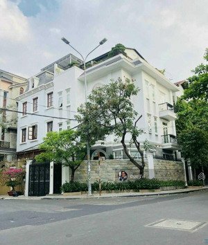 bán nhà biệt thự mới đẹp mặt tiền hoa mai, p. 2, q. phú nhuận. dt 8x18m, 3 lầu, giá chỉ: 52 tỷ