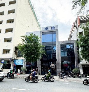 siêu vị trí mặt tiền pasteur, quận 1 - dt:10x30m - 3 tầng - hđt:600trđ - giá 360 tỷ