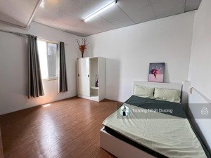 phòng cho thuê full nt có cửa sổ trời, thoáng rộng, giá siêu rẻ tôn thất thuyết q4 gần xóm chiếu