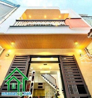 chỉ 4,85 tỷ nhà mới full nội thất ngay hãng xe mercedes - cạnh mặt tiền vài căn ra hẻm xe hơi