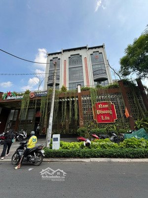 siêu phẩm chủ cần bán toà nhà dt lớn mặt tiền đường nguyễn thị diệu p6 quận 3. dt 21x33m2 giá 350tỷ