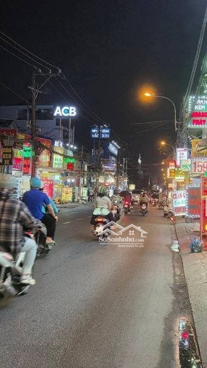 hẻm gần 6m 1 trục phan huy ích, p14, gò vấp. 8,01x16m. 2 tầng. chỉ 15 tỷ tl.
vị trí đẹp, gần emart