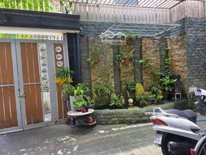 nhà to bề thế đẹp nhất khu vị trí kim cương sát mặt tiền phan văn trị 160m2