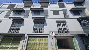 còn 1 căn duy nhất. 3 lầu 4 tấm có hầm để ôtô 4,5x12m sát hóc môn, ngay chợ đình, ubnd xã