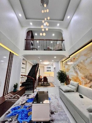 víp tây hồ-dân xây- full nội thất-ngõ nông- gần phố-2 thoáng- thông kinh doanh - lạc long quân