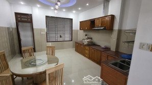 bán nhà 4 tầng đường nguyễn lộ trạch _ cách biển 900m , ngay khu học viện hải quân.