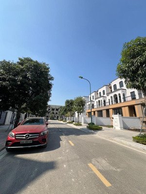 bán biệt thự 150m2 , ciputra hà nội, hàng hiếm giá tốt, 4 tầng nổi 1 hầm