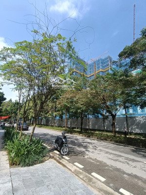 bán biệt thự liền kề ciputra , tây hồ , hà nội 180 m2 , nội thất sang xịn