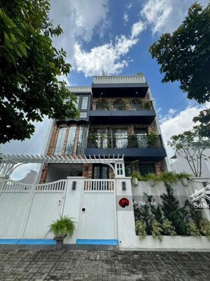 hot nhất! chủ gửi bán nhanh nhà 4 tầng - khu compound trần não - 4,5x12m - giá chỉ 12,5 tỷ