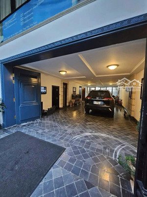 bán gấp toà apartment 9 tầng phố tô ngọc vân tây hồ hà nội dòng tiền 1/2 tỷ/ tháng