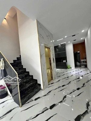 bán nhà 4 tầng - thang máy - mặt tiền hoàng quốc việt - sơn trà.