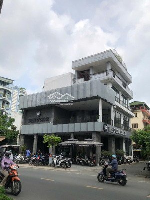 góc 3 mặt tiền khan hiếm nguyễn cửu vân, bình thạnh - 10 x 20 - 3 tầng - hđt: 130tr/th - giá 50 tỷ