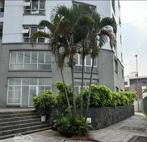 the splendor shop house 2 mt . đặt biệt là shop house nằm view 3 mặt tiền sông . khu an ninh 24/24