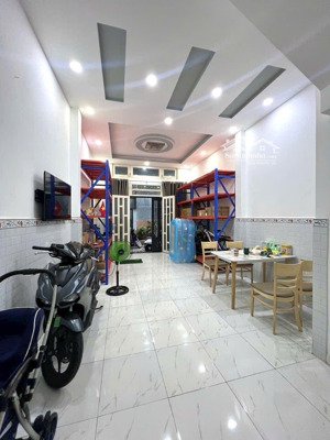 giá cực rẻ hxh tới nhà trịnh đình trọng tân phú giáp âu cơ tân bình - 4m17m - 2 tầng mới đẹp