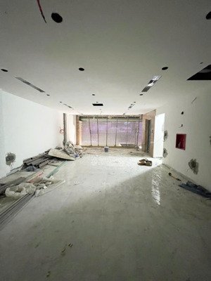 cho thuê mặt bằng kinh doanh, mới cứng đang hoạn thiện, dễ dàng set up tại 279 đội cấn, ba đình.