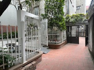 bán nhà phố lê trọng tấn 45m2 tròn 12tỷ mặt tiền rộng thoáng trước sau vài bước ra ô tô