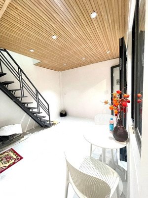 nhà mới đẹp vào ở ngay đường âu dương lân q8