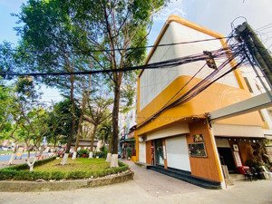 cho thuê tòa nhà góc 2 mặt tiền đường nguyễn ái quốc 1 trệt 3 lầu 700m2 sàn