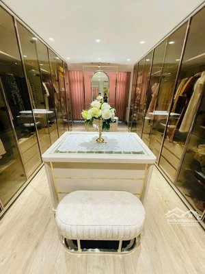 bán nhà 4x20m, 6tầng có thang máy, đường số 37 p.tân quy, quận 7