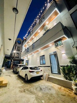 căn góc vừa ở vừa kinh doanh ô tô đậu trước nhà chỉ 7.88 tỷ