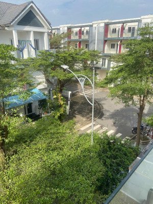 chính chủ bán gấp nhà kdc valencia riverside 1 trệt 2 lầu, nội thất đẹp, dt 75m2- giảm còn 5,8 tỷ