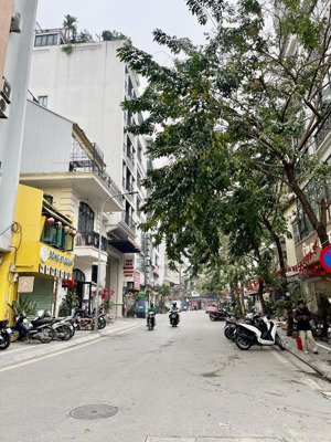 lô góc sát hồ tây mt 5,5m sổ nở hậu xây mới full nội thất chỉ 7,95 tỷ