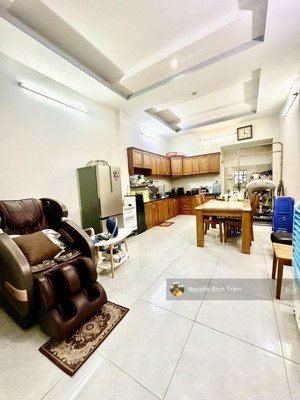 bán gấp nhà hxh thống nhất p16_ dt: 4.2x16m, kc: 2t, giá chỉ 6.8 tỷ tl - trục thằng sát mặt tiền