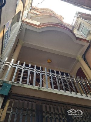 nhà phố ngọc hà dt 80m*5t mt 4,5m giá 18,5 tỷ cách phố 30m, gần lăng bác, công viên bách thảo.