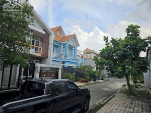 Bán biệt thự KDC Bửu Long, P. Bửu Long, Biên Hòa: 8 x 18, giá 8,2 tỷ.