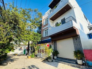 cần bán căn nhà mới có thang máy, mặt tiền đường phan như cẩn, phường nam nha trang