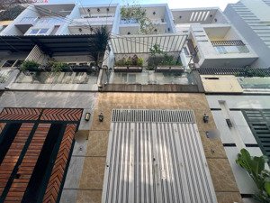 8.3 tỷ, nhà 5 tầng, ngang hơn 5m, gần mặt tiền đường nguyễn văn khối, khu đồng bộ cao tầng an ninh