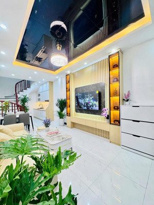 bán nhà tả thanh oai 32m2 - ô tô qua - 5 tầng - mặt tiền 3.2m - giá 7.5 tỷ