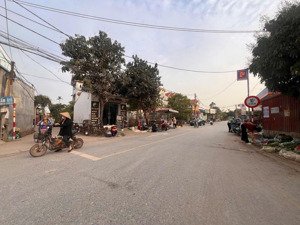 bán đất mễ sở văn giang hưng yên. ngõ thông ô tô. gần nhiều tiện ích. dt: 51m2, mt: 4.2m. nhỉnh 2ty