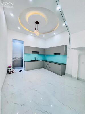 bán nhà mới xây 3 Tầng MT đường kinh doanh P, Long Trường TP Thủ Đức dt 55m2 giá 5,8ty TL