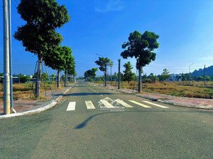 chủ ngộp bán gấp lô đất lan anh 7 trục chính thông ql56 126m2/1tỷ395