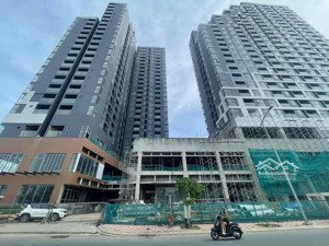 bán shophuse mặt tiền bến bình đông, q 8, 106 m2. giá 8,4 tỷ.tặng thêm 100tr lh : oanh