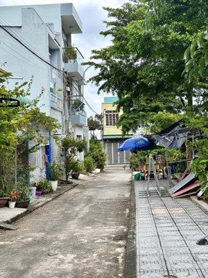 tái định cư đất lành _ đối diện công viên ( đi ra đường phong châu : 120m ) giá: 2,99 tỷ