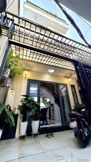 quận 8 bán nhà ba đình, 5 tầng kiên cố, sát mặt tiền - 6.1 tỷ nhĩnh