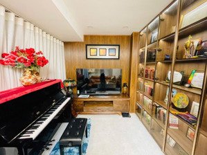 nhà phố camellia mặt trong nội khu compound rất đẹp , full nội thất cao cấp, xem nhà 24/7 giá 8ty1