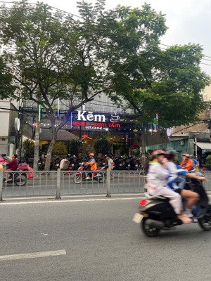 tòa nhà giảm 2 tỷ - góc 2mt kênh tân hóa tân phú - 246m2 - ngang 14m - giá bán nhanh 35 tỷ