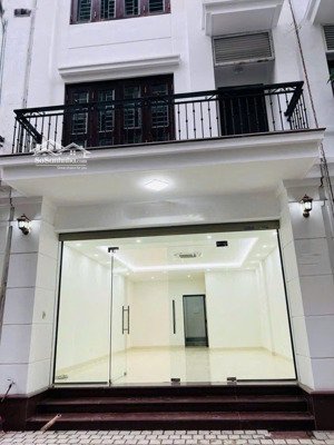 cho thuê nhà riêng vũ phạm hàm- trung hòa: dt 75m² x 6 tầng, nở hậu, thông sàn, ô tô đỗ. giá 29tr