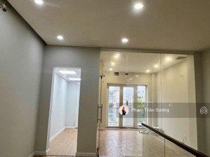 hàng hiếm ! bán nhà 3 lầu đẹp vuông vức (5x20,5m) đường 339, phước long b chỉ 9,3 tỷ