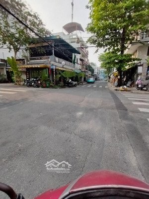 nhà thuê góc 2 mặt tiền kd lê lâm, phú thạnh, tân phú