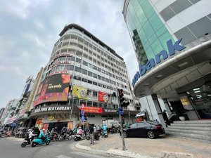 bán tòa nhà góc 2 mt trần hưng đạo châu văn liêm q5, dt 36x9m kc 10 tầng, 30.000$/th giá 320 tỷ