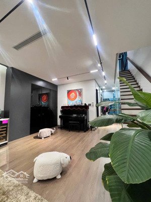 tin chuẩn! bán nhà kđt văn quán. dt 70m, 4t, vỉa hè, ô tô đỗ cửa, nhà xây chắc chắn, giá 18 tỷ.