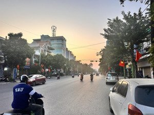 gia đình cần bán gấp 270m mặt đường đà nẵng xây được building, khách sạn, văn phòng lh: 0971.769.36