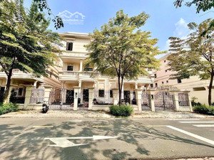 cho thuê nguyên sàn biệt thự cityland 200m2 có thang máy