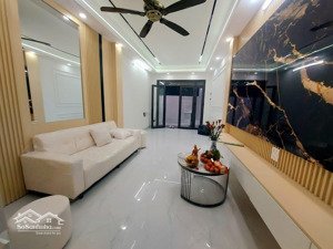 giảm giá phố minh khai, gần ô tô, ngõ nông rộng thông tứ tung, kinh doanh tốt, thang máy, 45m*5t.